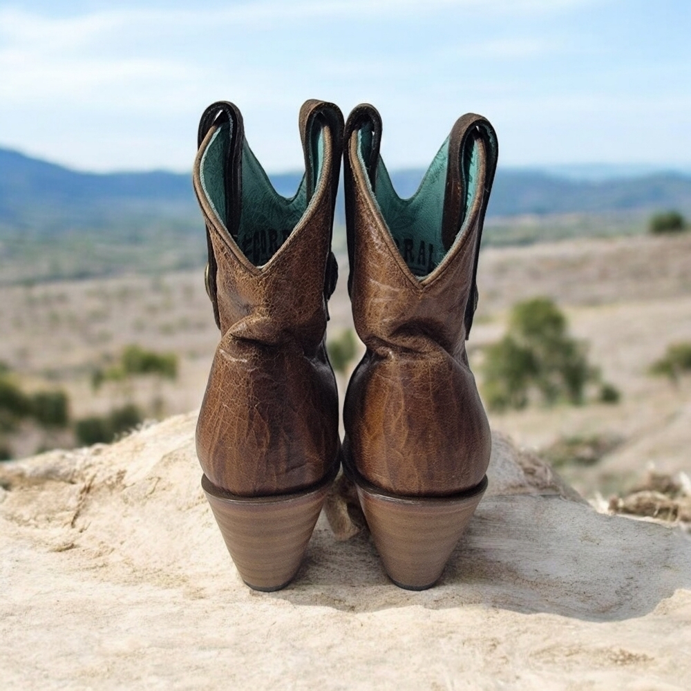 Corral Woman's Cowgirl boots size 8.5M block heel. Boot stand 9 inches. See more - Picture 9 of 16